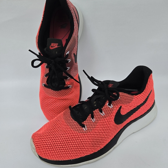 Nike Tanjun Racer Women's Size 11 Running Shoes 921668-501 Tropical Pink/Black - Picture 1 of 11
